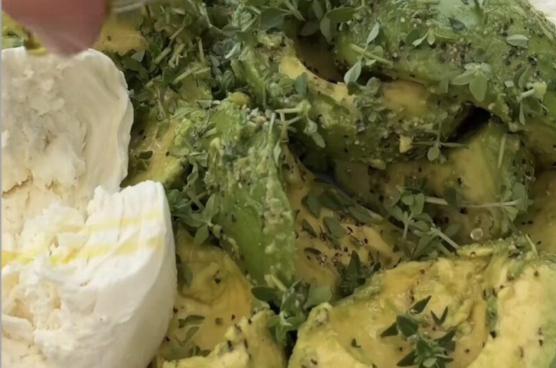 Avocado, Thyme & Mozzarella Salad