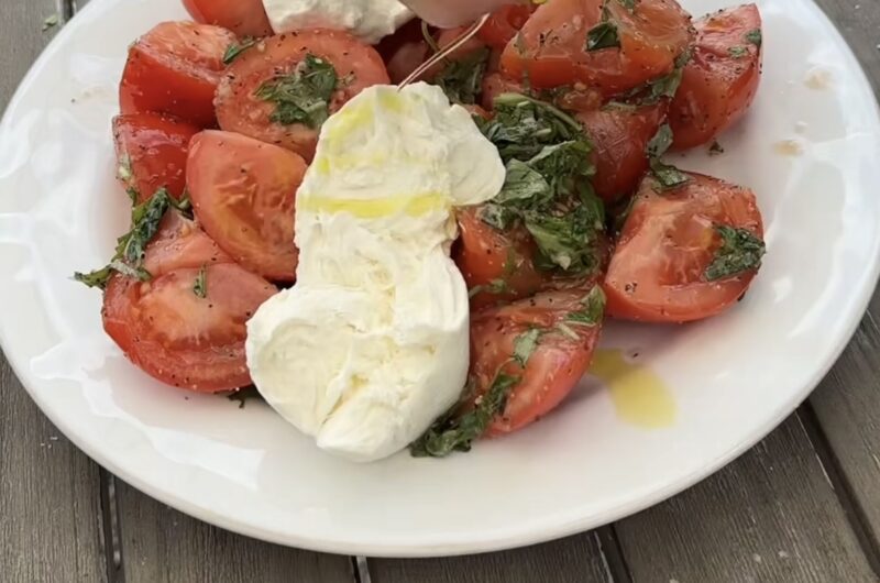 Caprese Salad with Fresh Basil